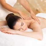 malai-thai-Woman-having-massage